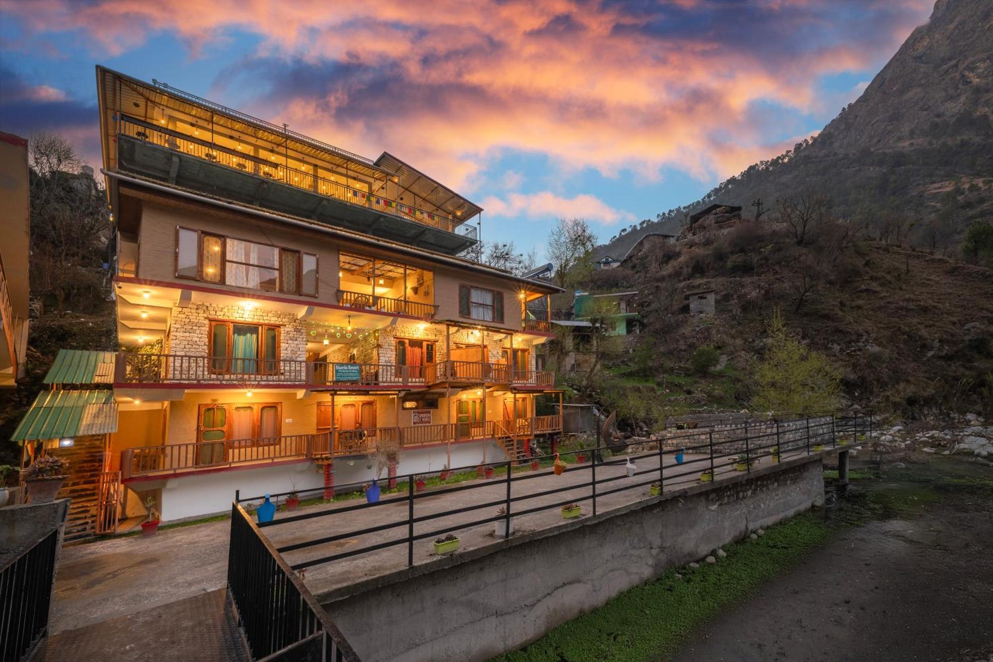 Banjār Sharda Resort-Tirthan Valley מראה חיצוני תמונה