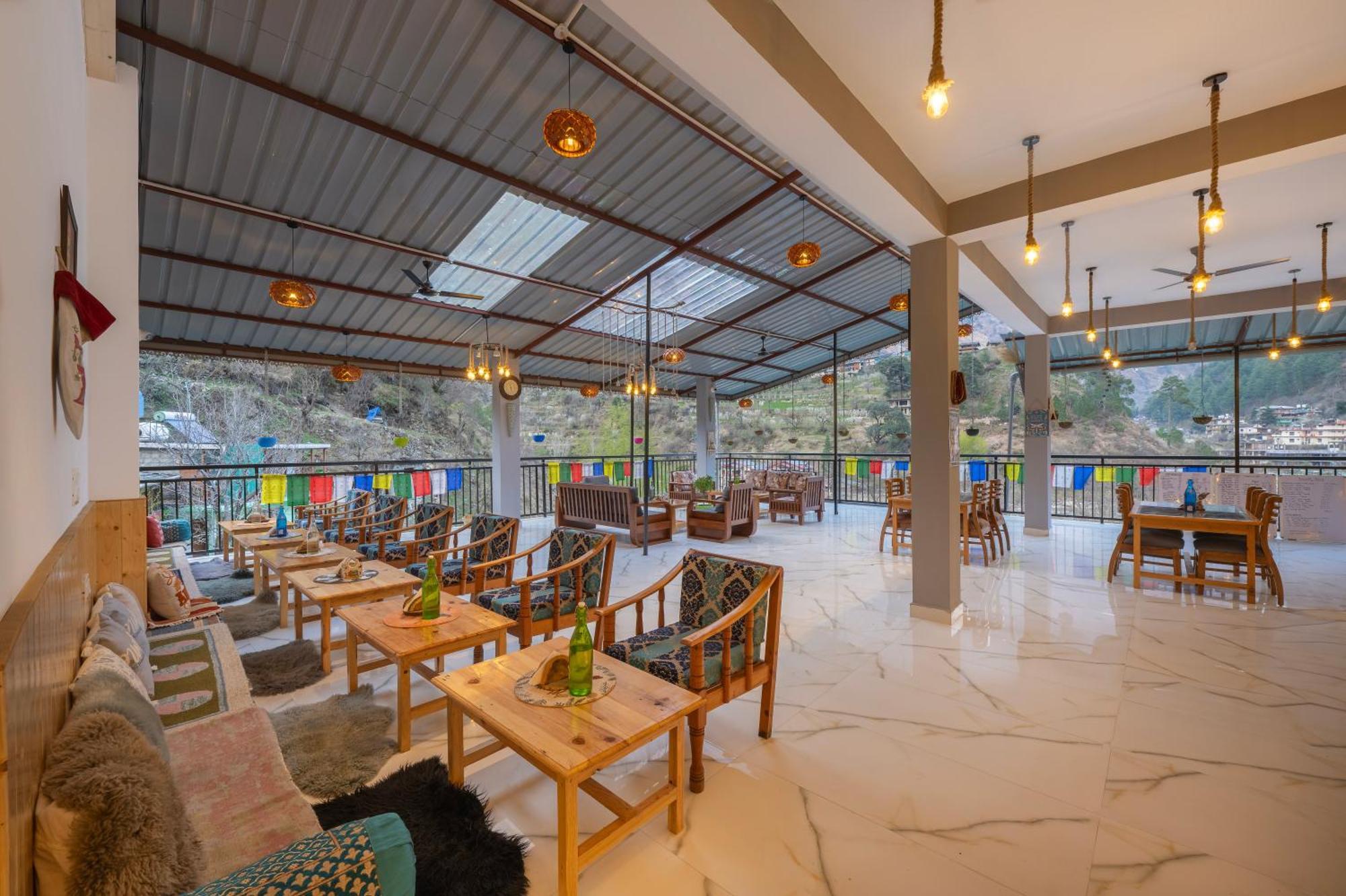 Banjār Sharda Resort-Tirthan Valley מראה חיצוני תמונה
