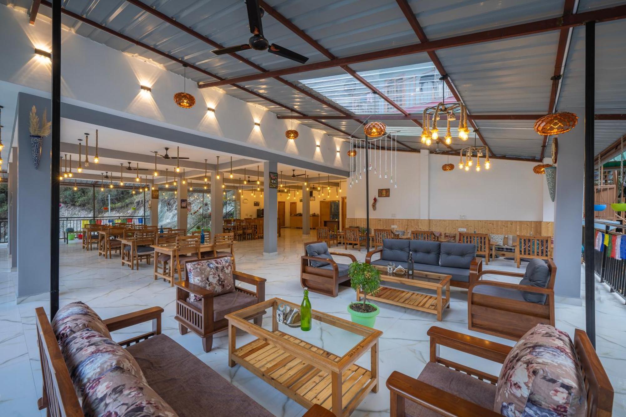 Banjār Sharda Resort-Tirthan Valley מראה חיצוני תמונה