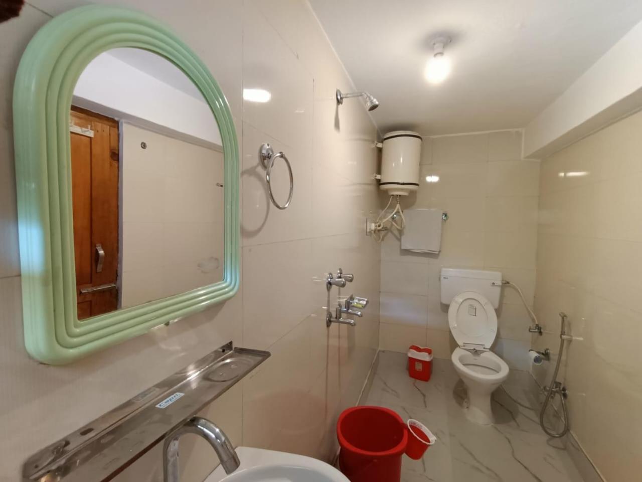 Banjār Sharda Resort-Tirthan Valley מראה חיצוני תמונה